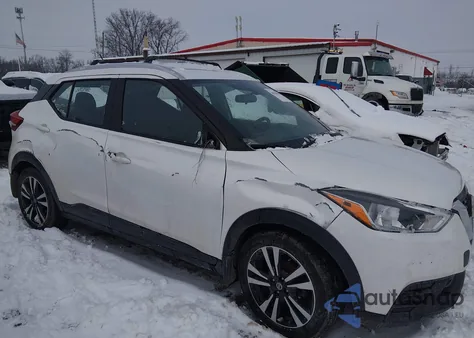 2020 Nissan Kicks Sv Xtronic Cvt z USA, uszkodzony, nr VIN 3N1CP5CV2LL559525